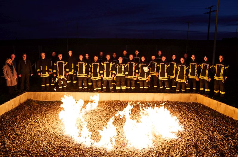 Fr den Ernstfall gewappnet. Die Feuerwehren aus der Verbandsgemeinde Montabaur beim Erdgastraining im Sicherheitszentrum Oberneisen. Foto: Veranstalter