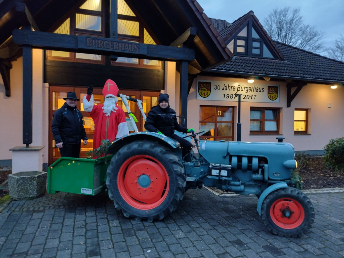 In Flammersfeld war der Nikolaus mit einem besonderen "Schlitten" unterwegs.