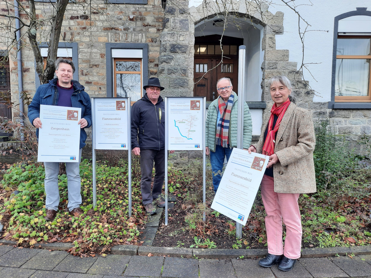 "Historische Raiffeisenstrae": Neue Infotafeln fr die Gemeinden