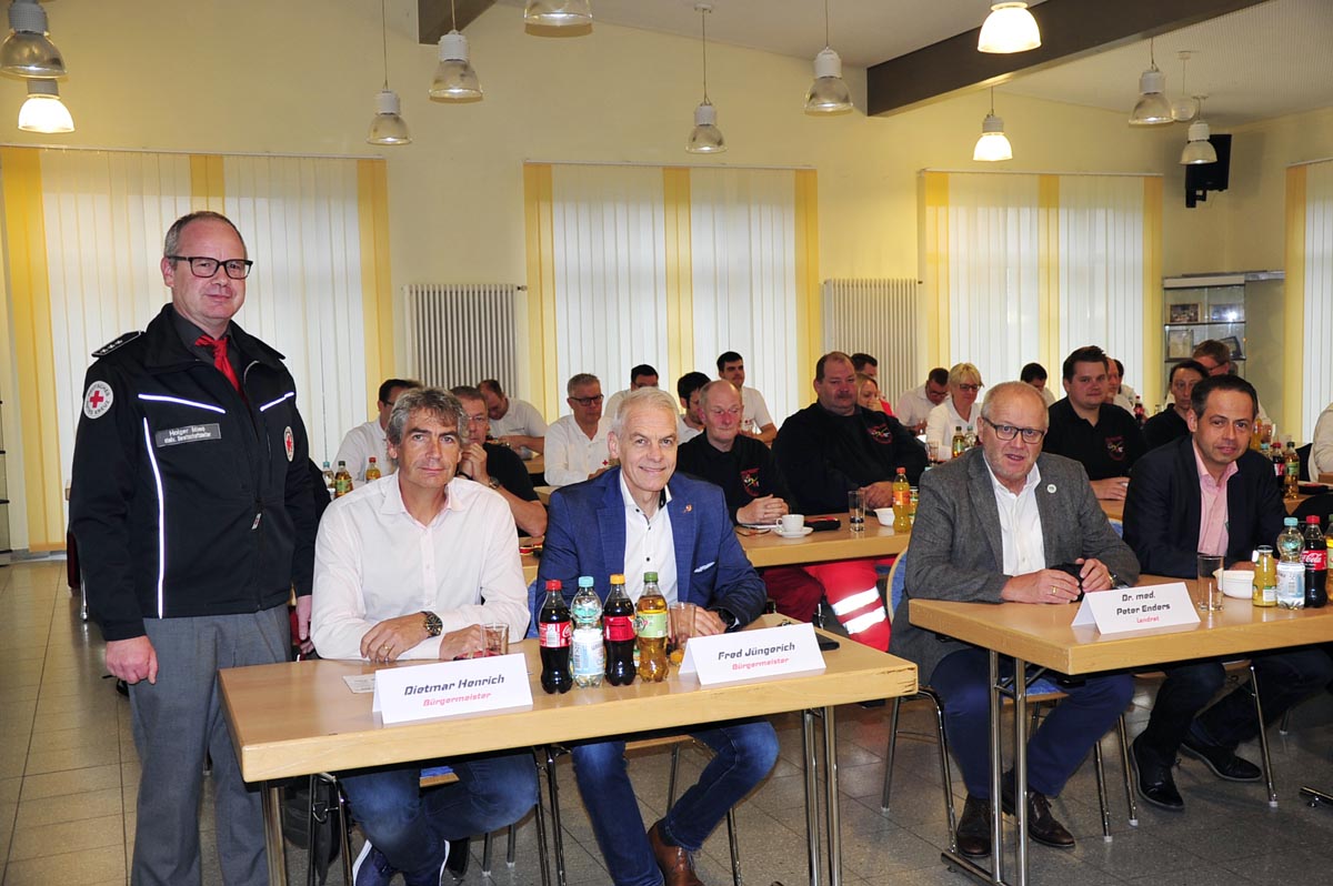 (v. links) Holger Mies, Dietmar Henrich, Fred Jngerich, Dr. Peter Enders und Thomas Schmitt (Bilder: kk)