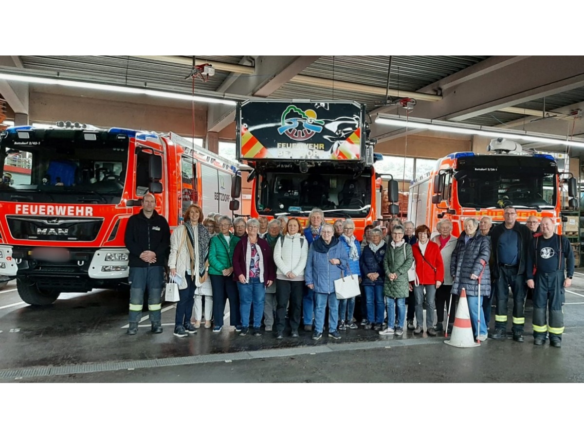 Zu Besuch bei der Freiwilligen Feuerwehr Betzdorf (Foto: Claudia Berndt/Landfrauen Bezirk Betzdorf)