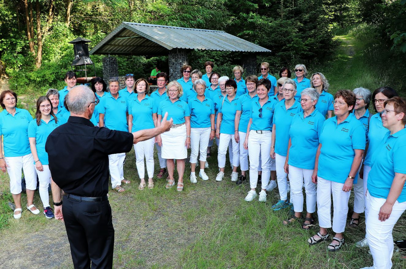 Der Frauenchor Heiligenroth (Foto: Sara Zollmann)