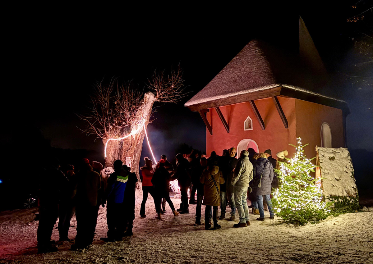 Ein weier Glhweinabend fr die Rote Kapelle in Friesenhagen