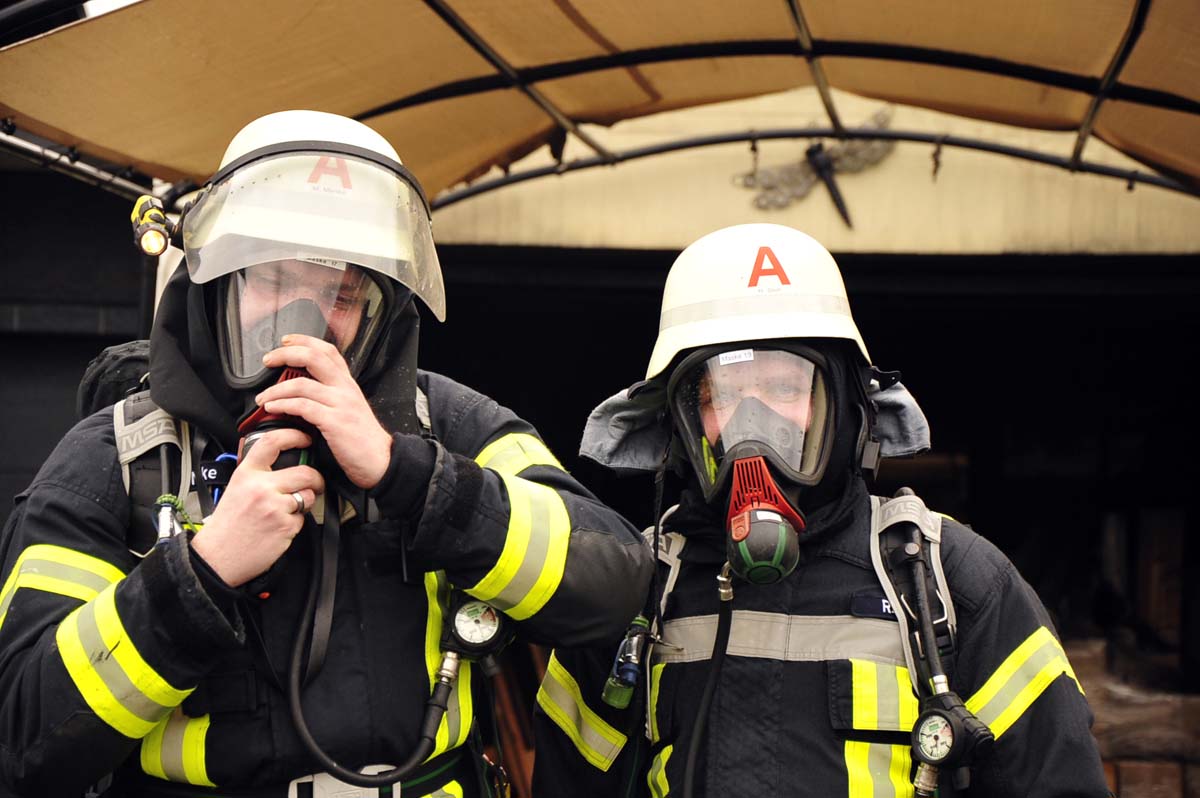 Zwei parallele Einstze fr die Freiwillige Feuerwehr Hamm - Untersttzung kam aus Wissen