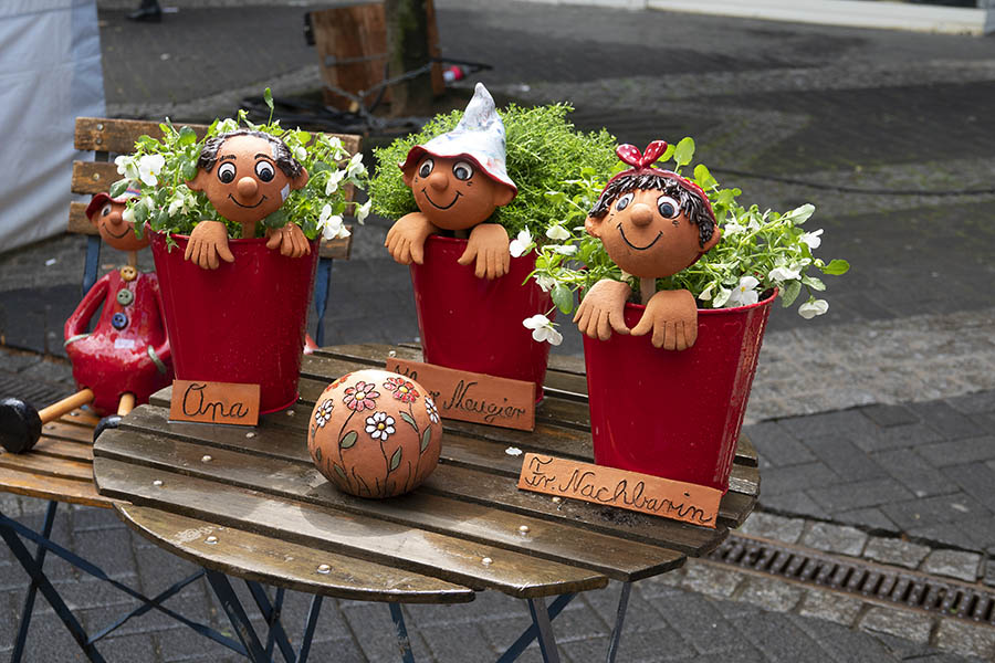 Groe Wetterauswahl beim Gartenmarkt - Sonne, Regen, Graupel