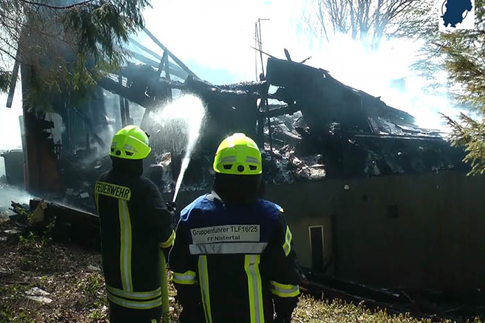 Brand einer ehemaligen Gaststtte in Unnau