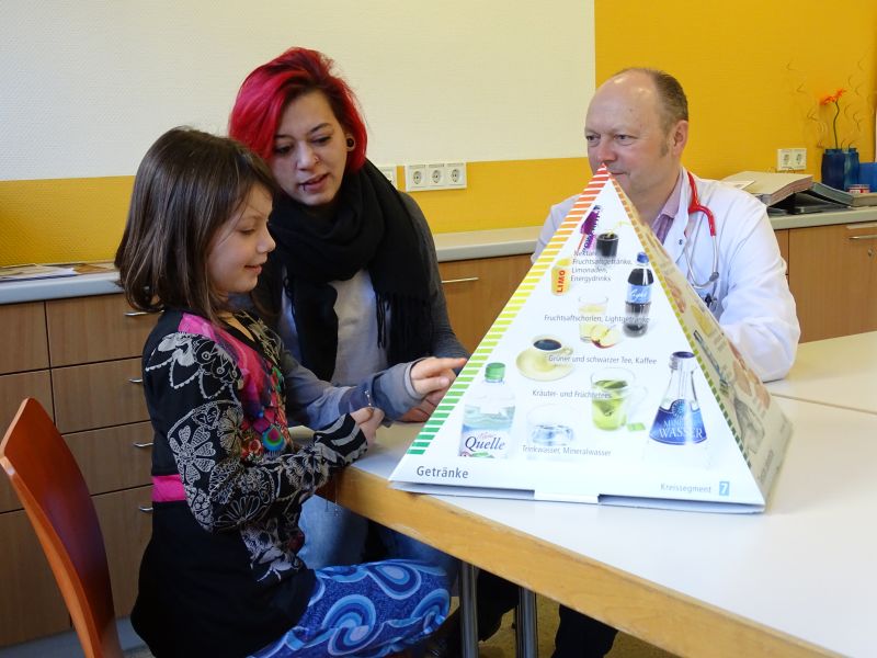 Kinderklinik weist auf Bedeutung gesunder Ernhrung fr kindliche Entwicklung hin 