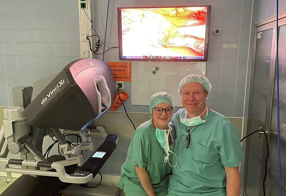 Im Diakonie Klinikum Jung-Stilling in Siegen ist der OP-Roboter Da Vinci im Einsatz, an dem nun auch das Know-how von Dr. Katharina Gillen zum Einsatz kommt. (Foto: Diakonie in Sdwestfalen gGmbH)