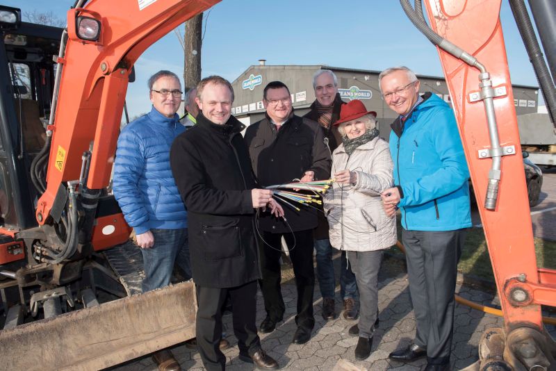 Glasfaserausbau strkt Stadt und Kreis als Wirtschaftsstandort 
