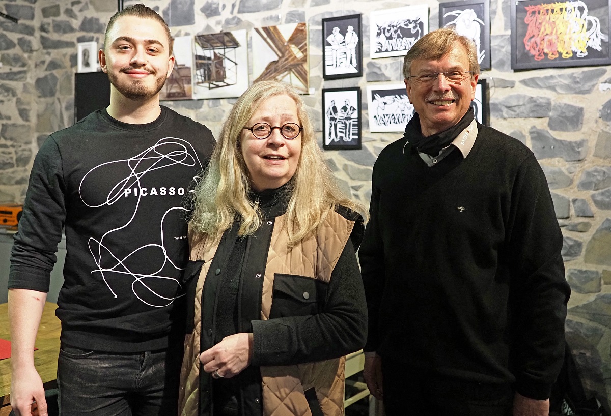 Monika Grohmann mit Martin Rudolph, Geschftsfhrer Stffel-Park (rechts) und ihrem Sohn Tim (links). (Foto: Tatjana Steindorf) 