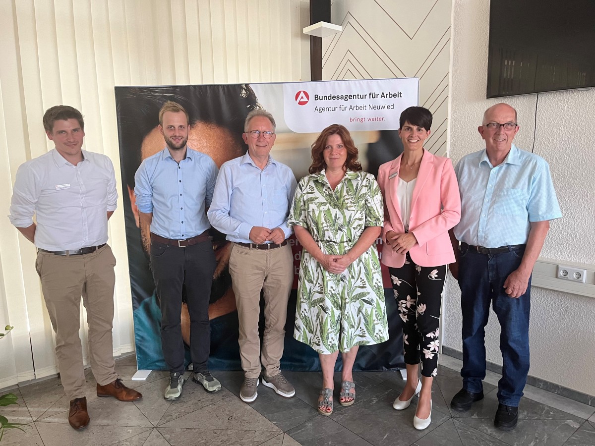 v.li.n.re: Dominik Mono, Dr. Matthias Reuber (CDU), Erwin Rddel (CDU), Sandra Weeser (FDP), Stefanie Adam, Michael Wschenbach (CDU). Es fehlt: Ellen Demuth (CDU) (Foto: Amelie Enderle/Arbeitsagentur Neuwied)