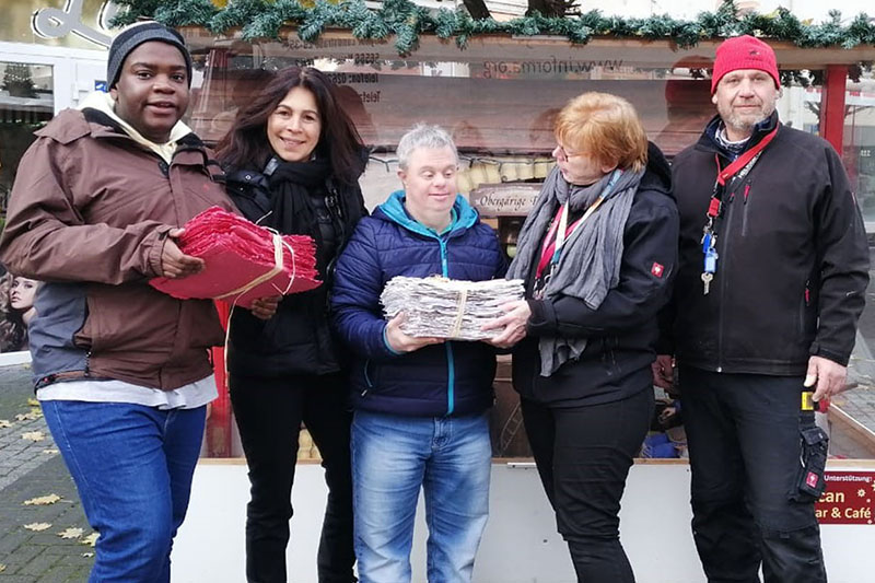 Handgeschpftes Papier fr den Knuspermarkt