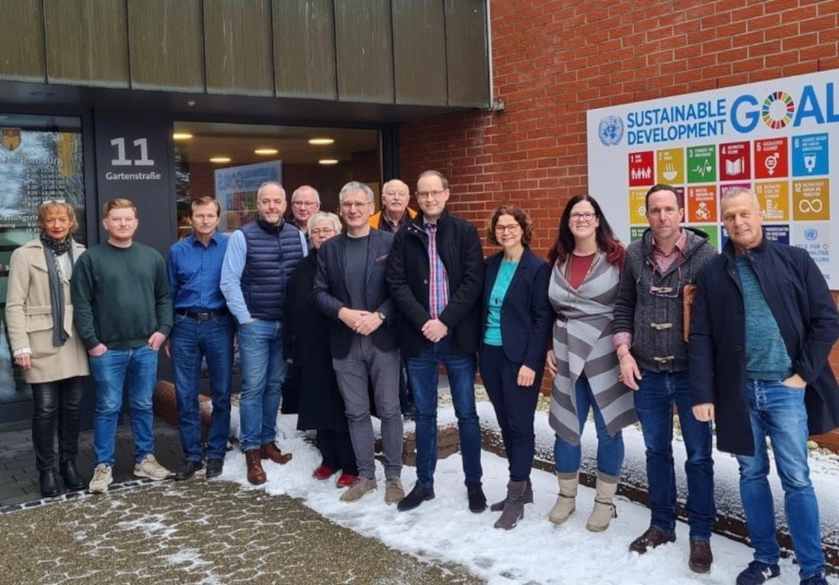 Im Zentrum des Geschehens standen Hendrik Hering (Landtagsprsident), Clint Sikorski (Vorsitzender Ortsverein Hachenburg), Gabriele Greis (Brgermeisterin) und Simone Conrad (Vorsitzende Gemeindeverband Hachenburg). (Foto: Torsten Greis)