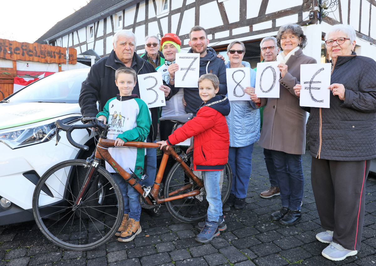 Von links: Franz Wittlich, Jrgen Grnwald, Alexander Paganetti, Timo Lehnert, Dominik Memminger, Nico Lehnert, Monika Wittlich, Hans-Hermann Walkenbach, Carmen Boden und Antonia Memminger. (Foto: Privat)