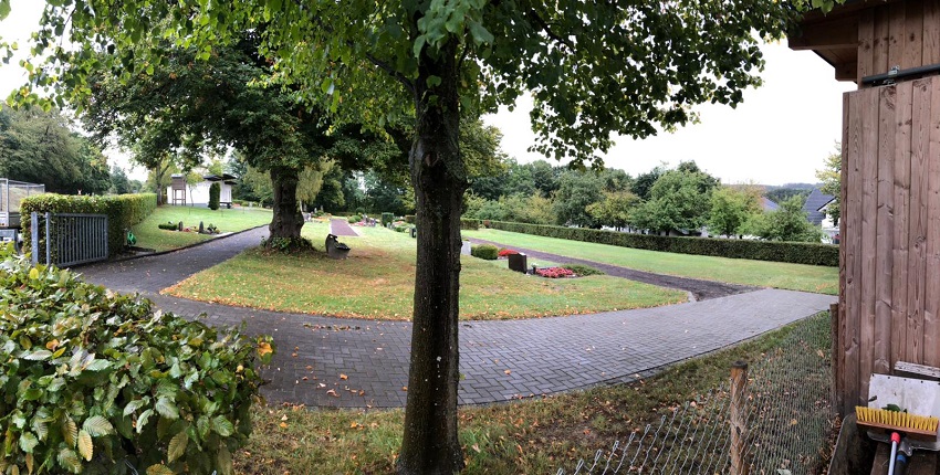 Heckenschnitt am Friedhof (Foto: Ortsgemeinde)