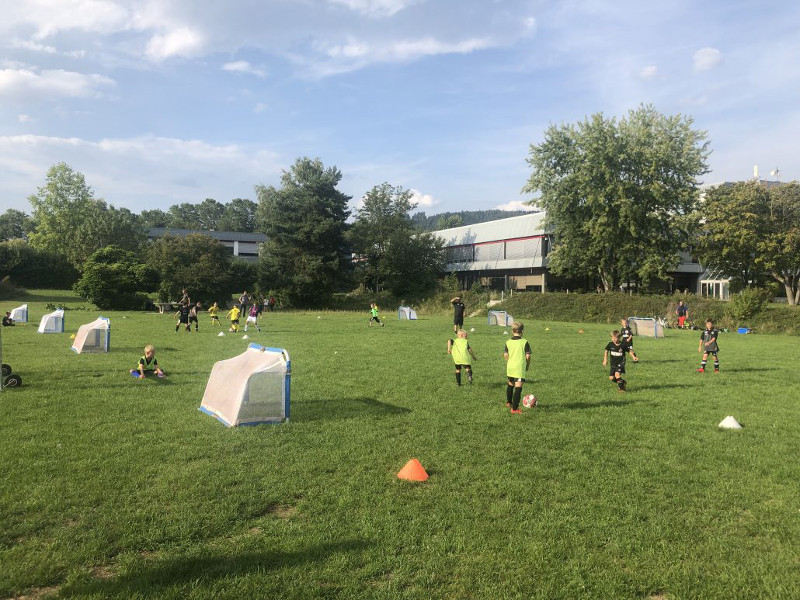 Neuer Spielfluss der F-Jugend auf dem Kleinfeld. Foto: SV Heimbach-Weis