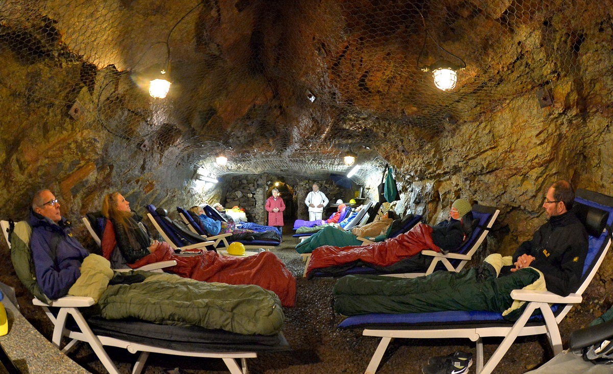 Ein Blick in den Heilstollen: Reine, khle Luft und die Stille unter Tage bieten beste Voraussetzungen fr eine erfolgreiche Atemtherapie und fr eine tiefe Entspannung. (Foto: Markus Dring)