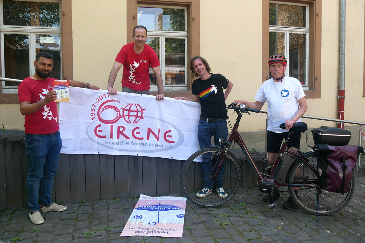 Friedensaktivist Hermann Reeh besucht EIRENE