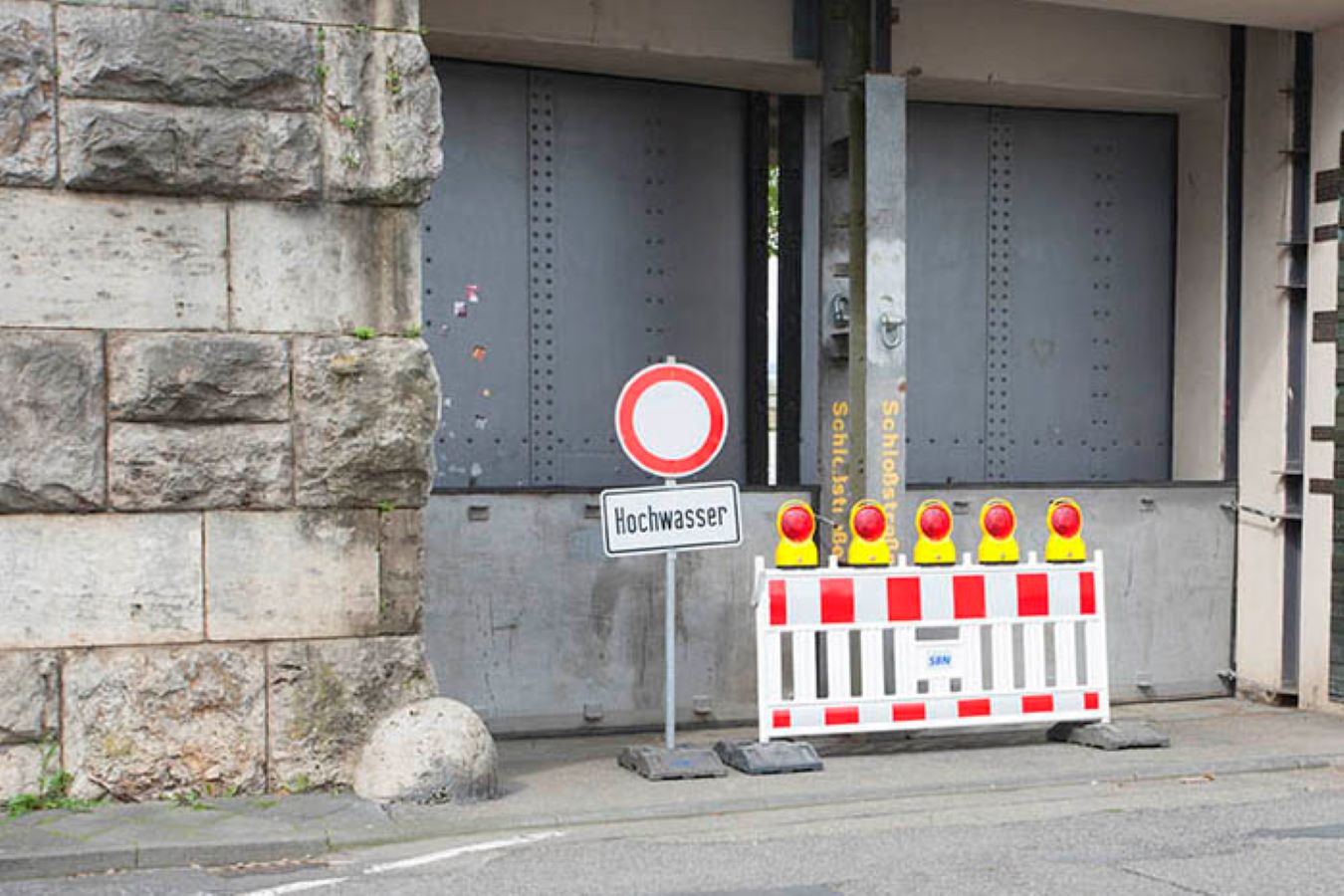 Hochwasser stoppt Fhrverkehr zwischen Remagen und Erpel