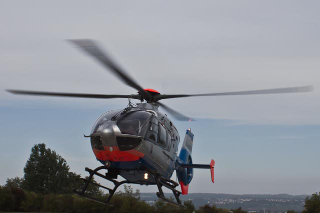 In Melsbach war der Polizeihubschrauber mit im Einsatz. Symbolfoto