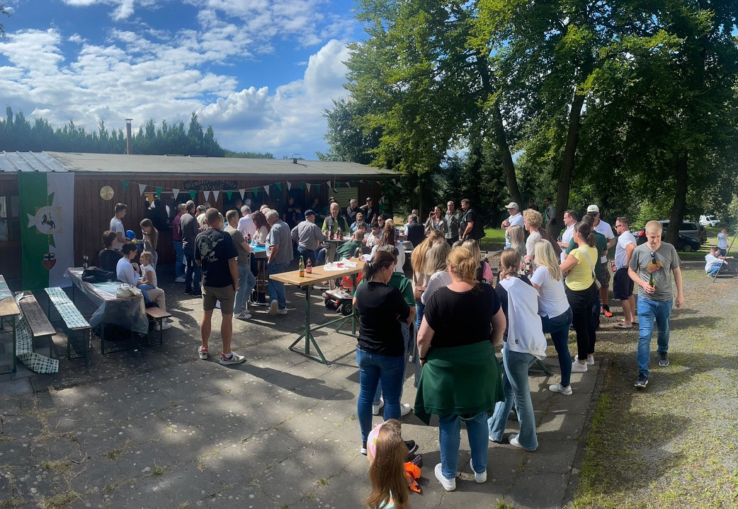 Sommer- und Familienfest des Husarencorps Grn-Weiss Linz bei bestem Wetter