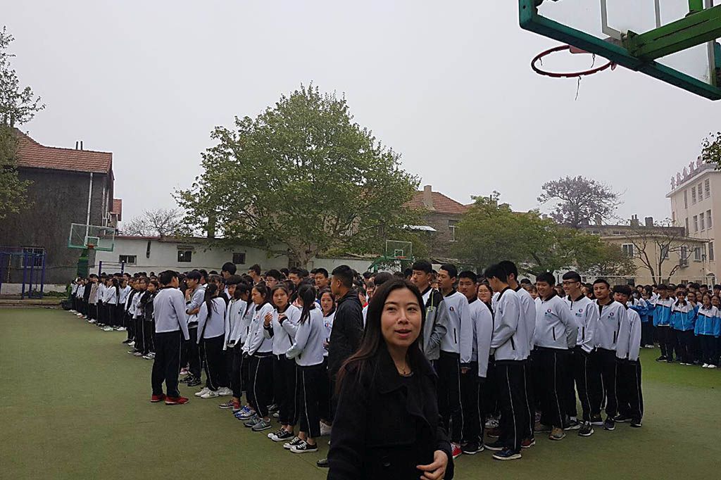 Die ganze Schule tritt an zur Begrung der Deutschen. Fotos: privat