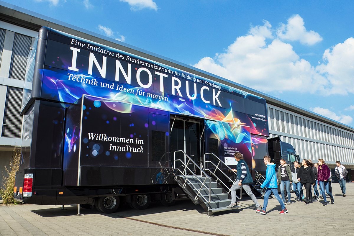 Offene Tr fr Innovation: "InnoTruck" hlt bei Lohmann