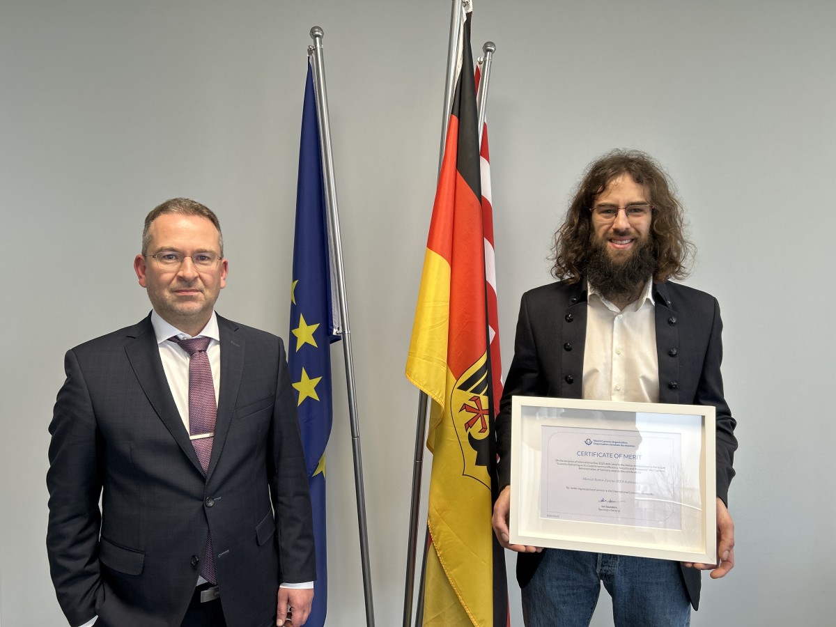 Rene Borm, Leiter des Hauptzollamtes Koblenz und Manuel Ramos Zunino (Foto: Hauptzollamt Koblenz)