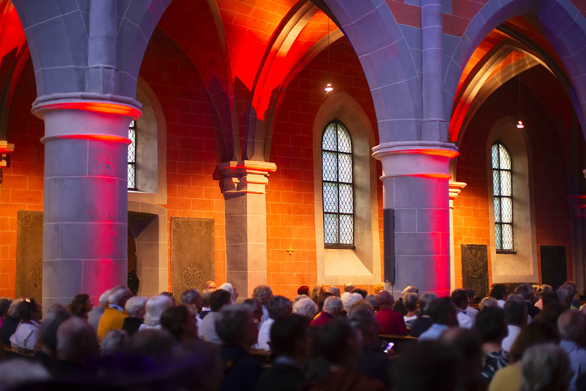 Groartige Orgelnacht mit Illuminationen in der Abteikirche Marienstatt