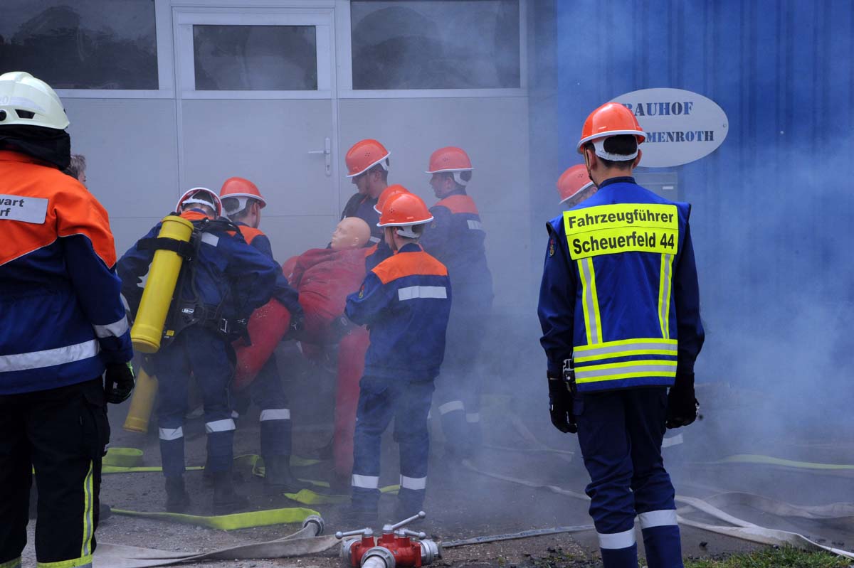 Groe bung: Brand mit Menschenrettung forderte die Jugendfeuerwehren der VG Betzdorf-Gebhardshain