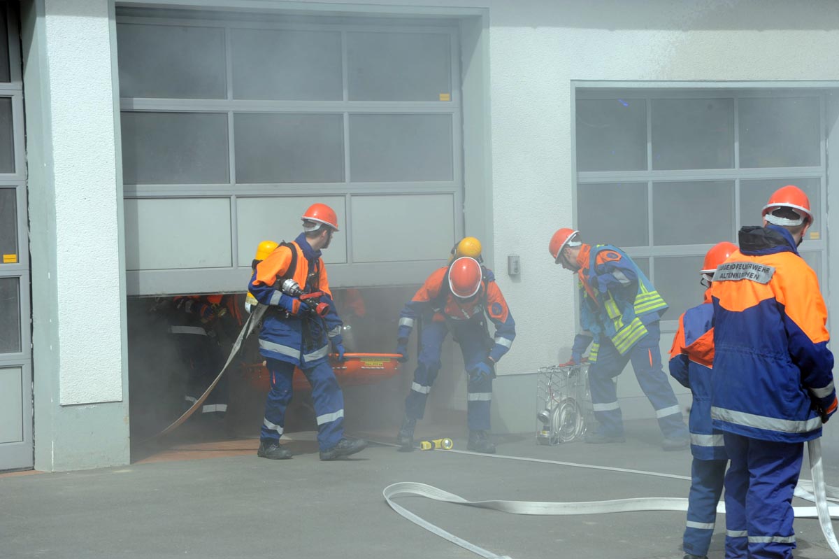 Strahlender Sonnenschein und zahlreiche Zuschauer - Jugendfeuerwehren zeigten ihr Knnen