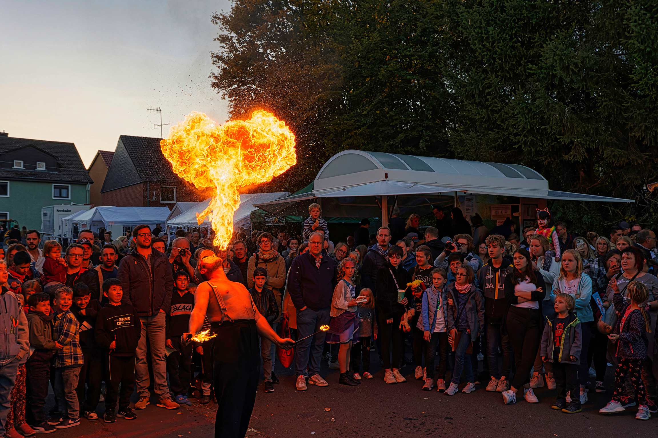 Whrend der Gala wird Feuerspucker Andr Schultheis seine Knste zeigen. (Foto: P.-J. Steinke)