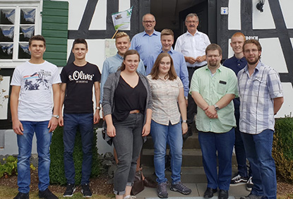 Eine Besuchergruppe der Jungen Union besuchte das Raiffeisenhaus in Flammersfeld. Foto: JU