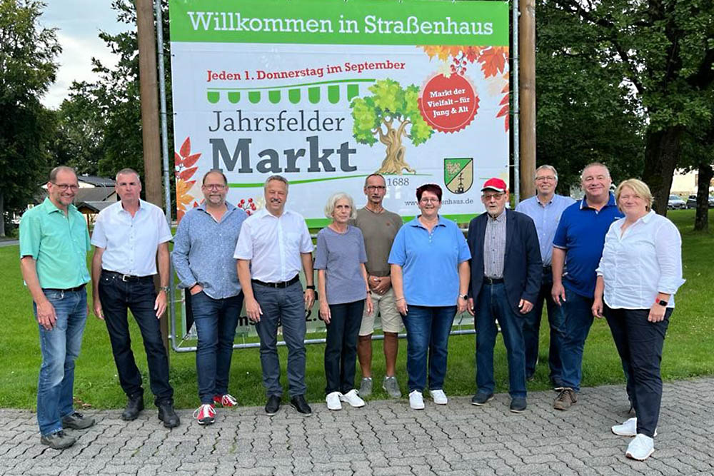 Jubilumsstand auf dem Jahrmarkt in Straenhaus