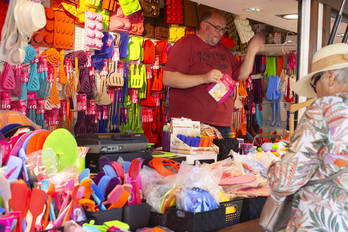 Zum Jahrsfelder Markt strmten Tausende bei strahlendem Sonnenschein nach Straenhaus