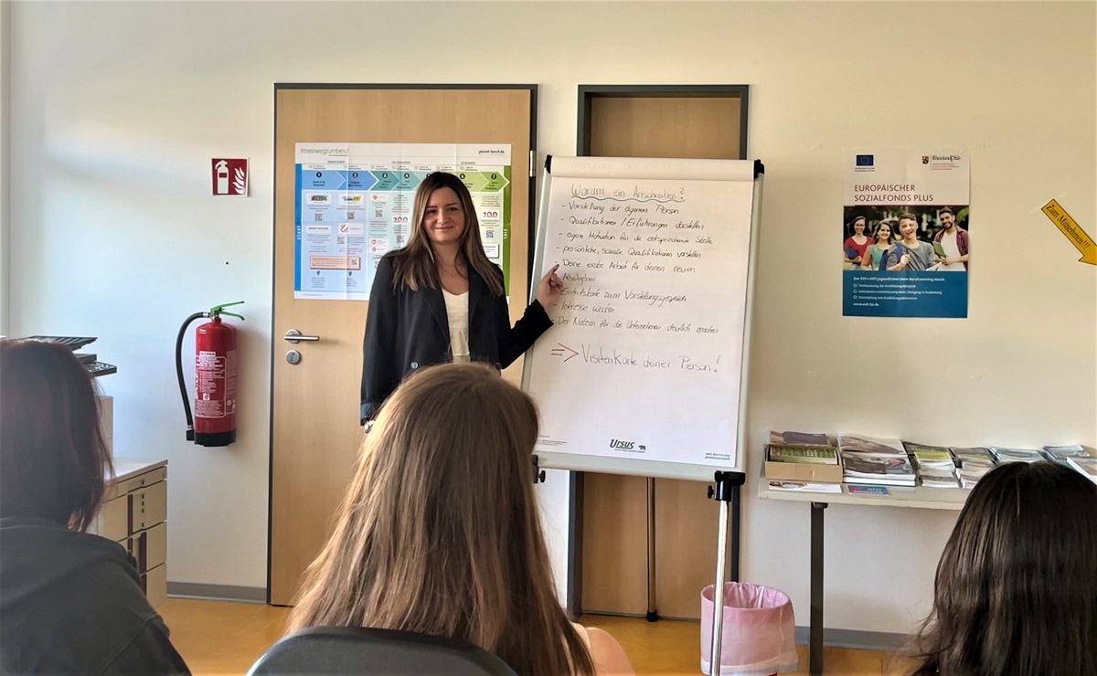 Virginia Streich bert im Kreis Neuwied als "Jobfux" Schlern beim bergang in die Berufswelt. (Foto: Erika Koch, Jugendberatungszentrum (JBZ))