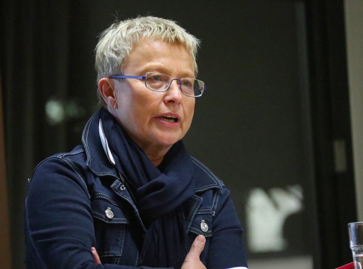 Prof. Dr. Johanna Rahner sprach im Neuwieder Friedrich-Spee-Haus ber den Synodalen Weg in Deutschland und die Weltsynode. (Foto: Bistum Trier/Julia Frder)