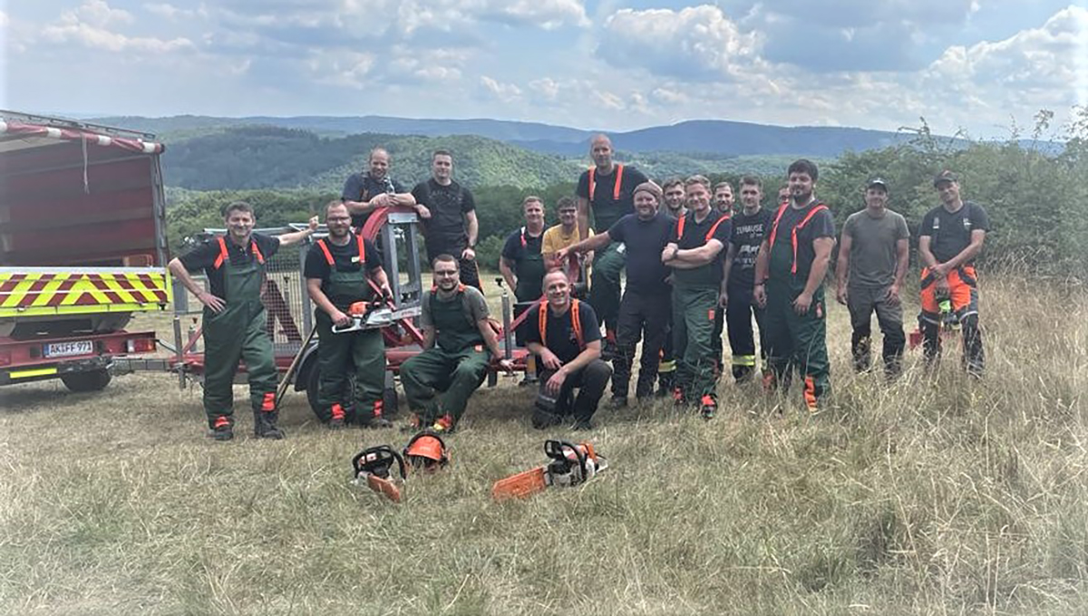 Kreisfeuerwehrverband schult Feuerwehrkameraden im Ahrtal an der Motorsge