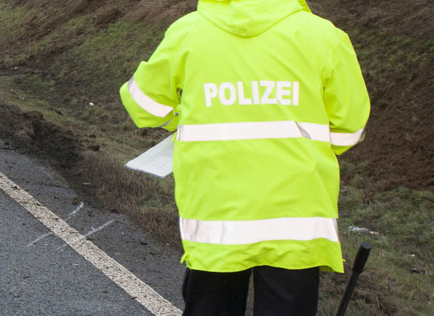 Verkehrsunfallflucht nach Beschdigung der Grnflche