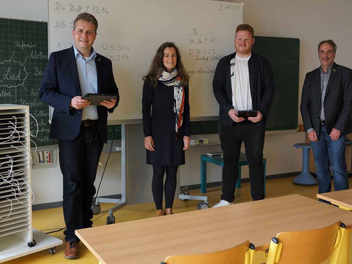 Weiterer Schritt zur Verbesserung der Digitalisierung an Schulen