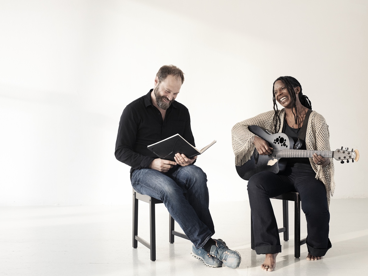 Judy Bailey und ihr Ehemann Patrick Depuhl laden die Gste zu einem Abend mit Musik und Geschichten ein (Foto: Pressefoto)