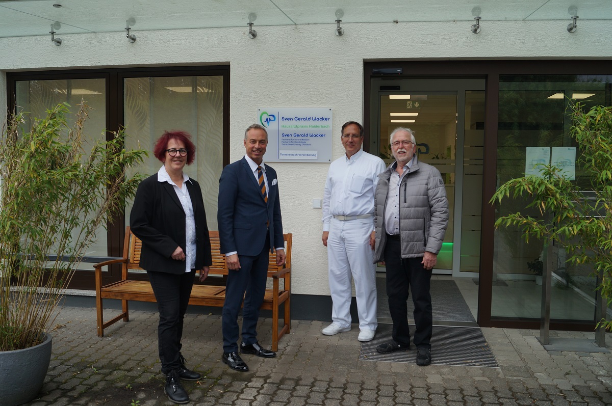 Nora Pietsch, Brgermeister Michael Merz, Dr. Sven Wacker, Oswald Rehn (Foto: Verbandsgemeindeverwaltung Ransbach-Baumbach)