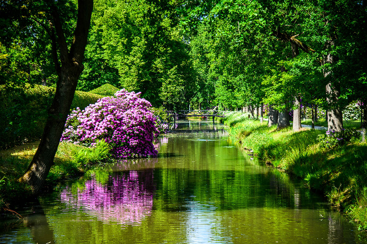 Grne Idylle: Der Kasteeltuinen im niederlndischen Arcen lockt mit 32 Hektar abwechslungsreichem Gartenland und einer Schlossanlage aus dem 17. Jahrhundert. Foto: Kasteeltuinen Arcen
