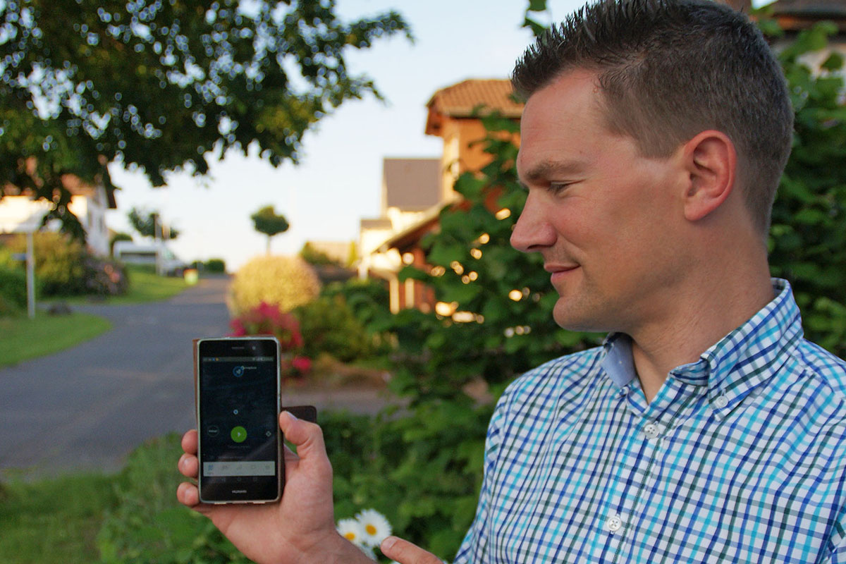 Kay Brhl vom Stadtbauamt erhofft sich viele wichtige Informationen vom Einsatz der RADar-App. Foto: Stadt Neuwied