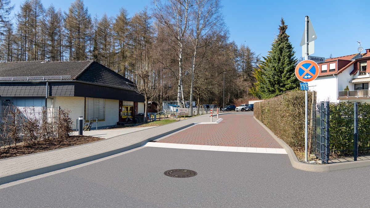 Vor dem Kindergarten in Stromberg wird eine Aufplasterung zur Verkehrsberuhigung hergestellt. (Foto: privat)