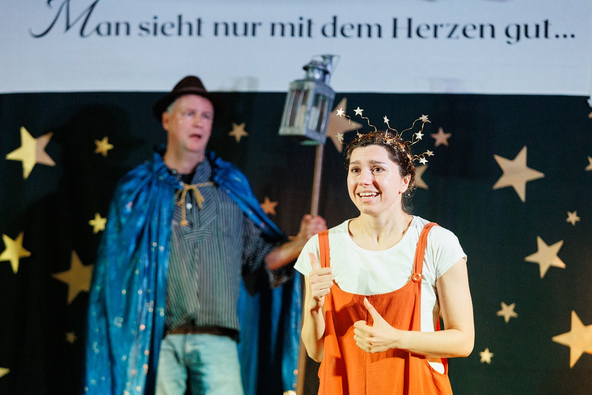 "Der Kleine Prinz" in Bad Marienberg: Internationale Theatergruppe prsentiert Klassiker, der zu Herzen geht