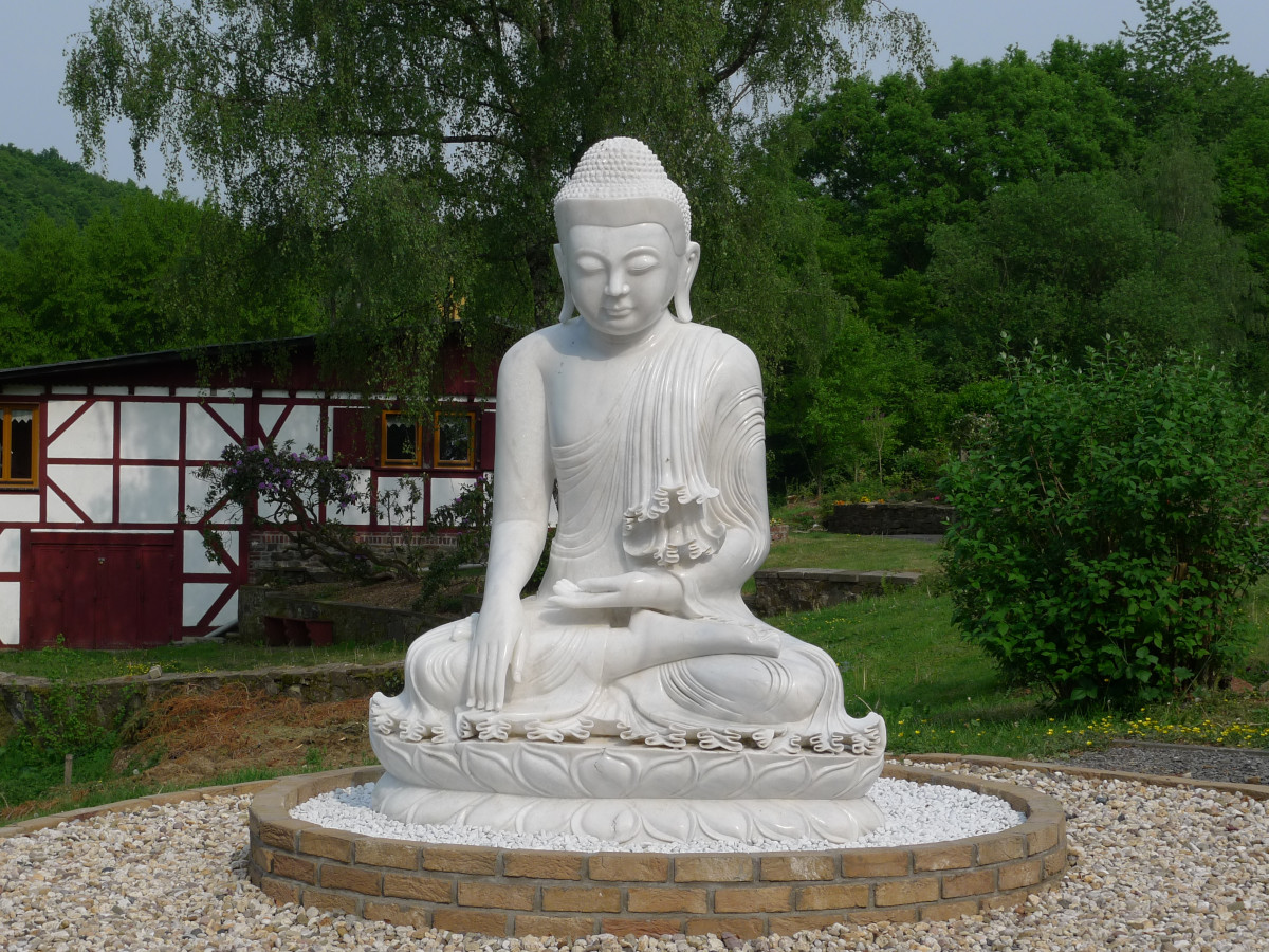 Klostergesprche im buddhistischen Kloster Hassel: Einladung zur Entschleunigung und Achtsamkeit