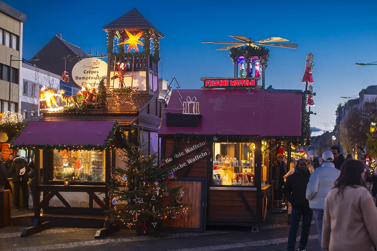 Weihnachtsvorfreude: Knuspermarkt Neuwied ffnet seine Tren mit buntem Programm