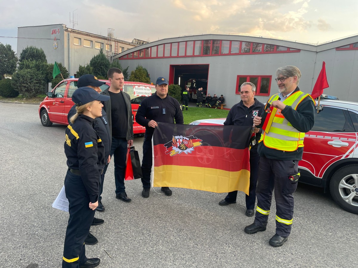 Bisher wie hier im polnischen Krakau schon mit Hilfen in die Ukraine
erfolgreich engagiert, reagieren die Feuerwehrleute jetzt auf einen
Hilferuf aus Odessa. Foto: L. Bogdanski