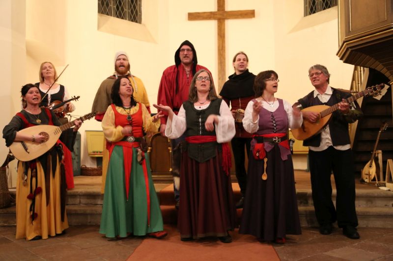 Die Spielleut Ranunculus spielten in der Kirburger Kirche auf. Fotos: Willy Strunk